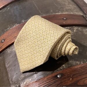 Vineyard Vines Yellow Golf Themed Silk Tie